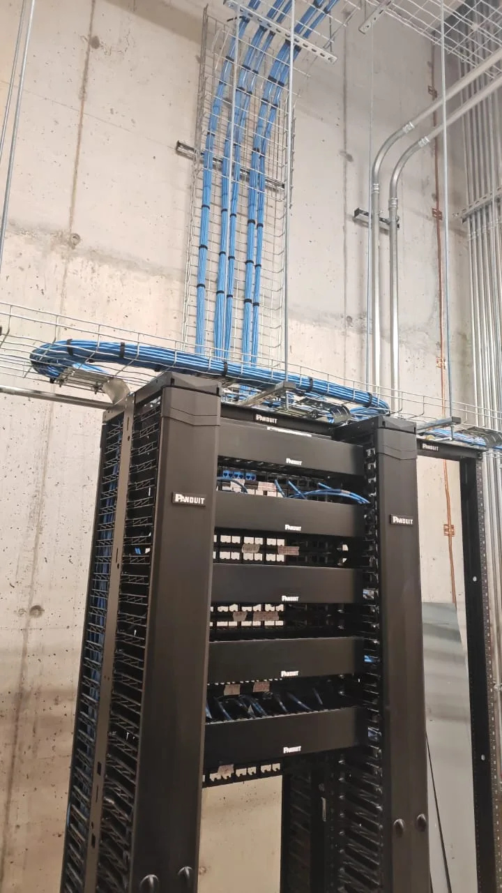 Instalación de rack y cableado estructurado UTP
